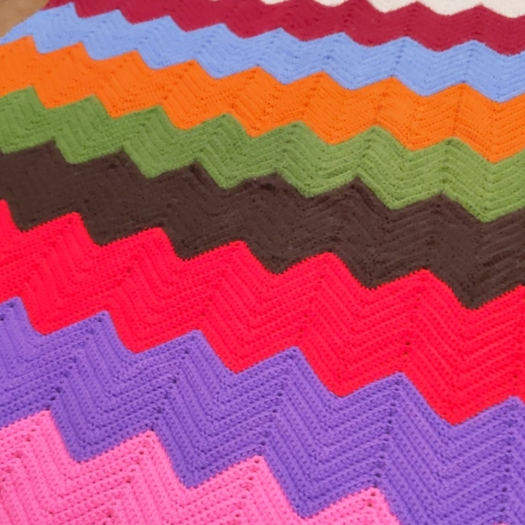 Rainbow toddler quilt handmade - Picture 2 of 2